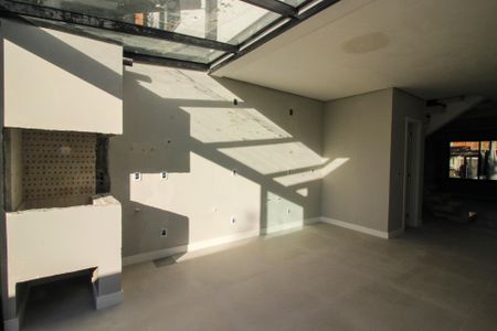 Casa de condomínio à venda com 167m², 3 quartos e 2 vagas Casa de condomínio à venda com 167m², 3 quartos e 2 vagasCozinha e Área de Serviço