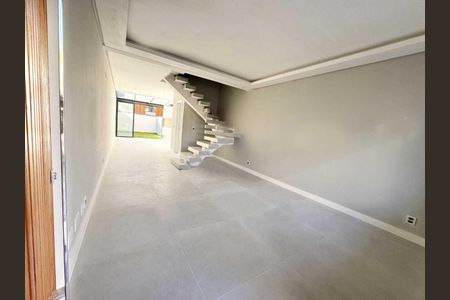 Casa de condomínio à venda com 167m², 3 quartos e 2 vagas Casa de condomínio à venda com 167m², 3 quartos e 2 vagasSala