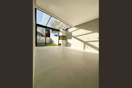 Casa de condomínio à venda com 167m², 3 quartos e 2 vagas Casa de condomínio à venda com 167m², 3 quartos e 2 vagasSala