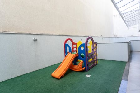 Apartamento à venda com 94m², 3 quartos e 2 vagas Apartamento à venda com 94m², 3 quartos e 2 vagasÁrea comum - Playground
