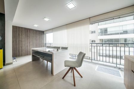 Apartamento à venda com 115m², 3 quartos e 2 vagas Apartamento à venda com 115m², 3 quartos e 2 vagasVaranda