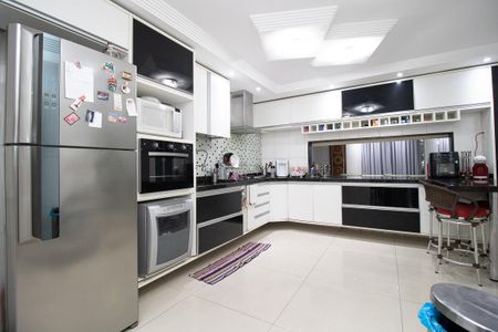 Casa para alugar com 295m², 3 quartos e 3 vagas Casa para alugar com 295m², 3 quartos e 3 vagasCozinha - Armários