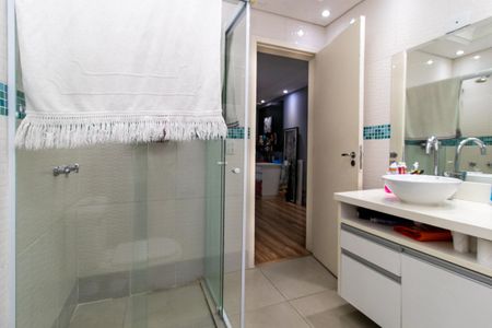 Casa para alugar com 295m², 3 quartos e 3 vagas Casa para alugar com 295m², 3 quartos e 3 vagasBanheiro da Suíte 1