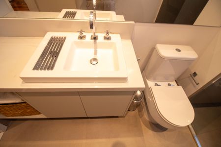 Apartamento à venda com 131m², 2 quartos e 3 vagasBanheiro da Suíte 2