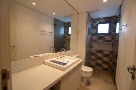 Apartamento à venda com 131m², 2 quartos e 3 vagasBanheiro da Suíte 2