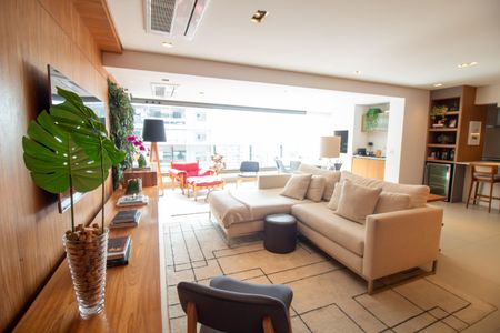 Apartamento à venda com 131m², 2 quartos e 3 vagasSala