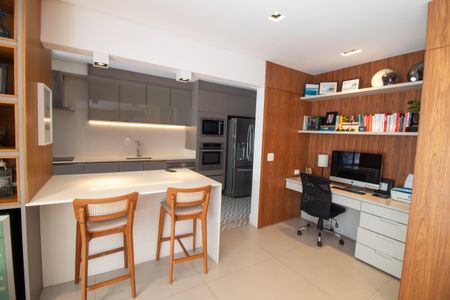 Apartamento à venda com 131m², 2 quartos e 3 vagasEscritório