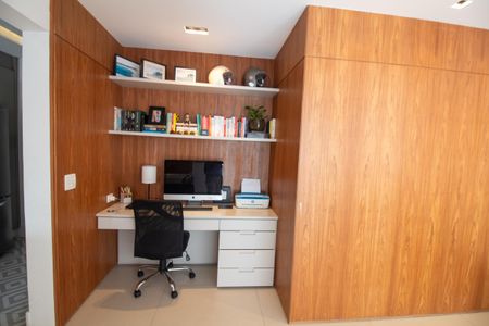 Apartamento à venda com 131m², 2 quartos e 3 vagasEscritório