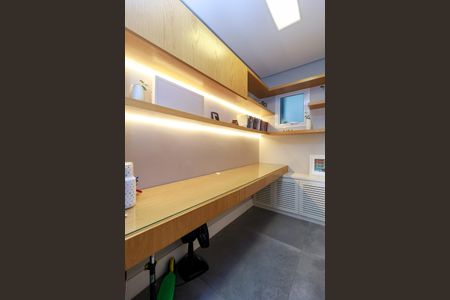 Apartamento à venda com 135m², 3 quartos e 2 vagasEscritório