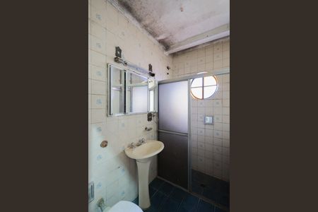 Casa à venda com 275m², 2 quartos e 2 vagasBanheiro da Suíte