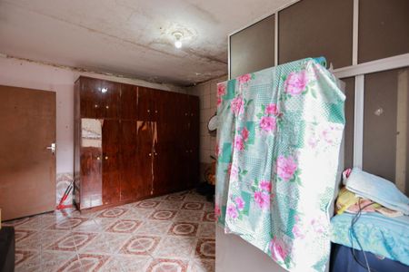 Casa à venda com 275m², 2 quartos e 2 vagasSuíte