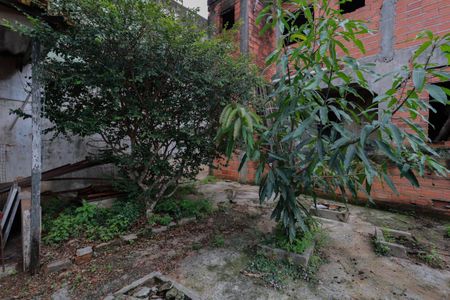 Casa à venda com 275m², 2 quartos e 2 vagasQuintal/Jardim