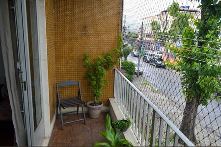 Apartamento à venda com 90m², 3 quartos e 1 vaga Apartamento à venda com 90m², 3 quartos e 1 vagaVaranda