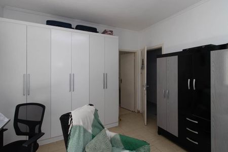 Casa à venda com 200m², 4 quartos e 2 vagasSuíte