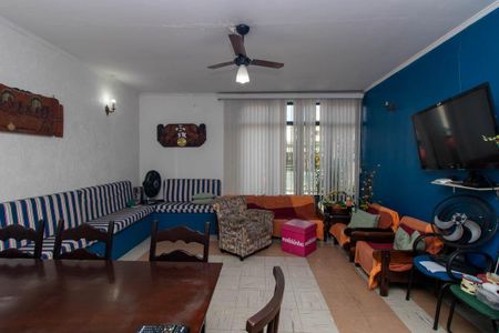 Casa à venda com 200m², 4 quartos e 2 vagasSala