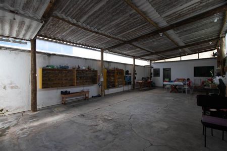 Casa à venda com 200m², 4 quartos e 2 vagasÁrea de Serviço e Quintal