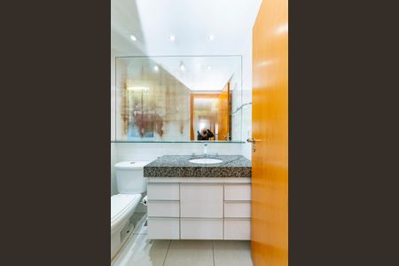 Apartamento à venda com 73m², 3 quartos e 2 vagas Apartamento à venda com 73m², 3 quartos e 2 vagasBanheiro da Suíte