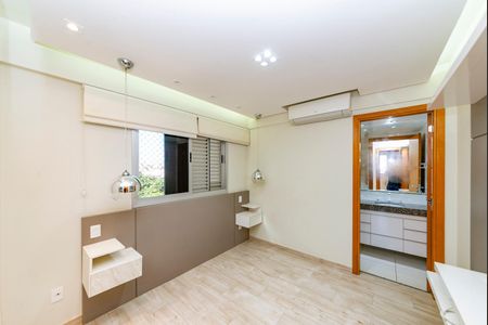 Apartamento à venda com 73m², 3 quartos e 2 vagas Apartamento à venda com 73m², 3 quartos e 2 vagasSuíte