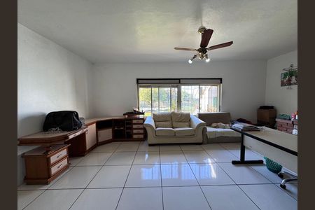 Casa à venda com 300m², 4 quartos e 2 vagas Casa à venda com 300m², 4 quartos e 2 vagasSala