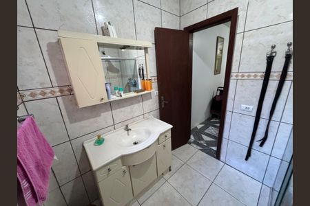 Casa à venda com 300m², 4 quartos e 2 vagas Casa à venda com 300m², 4 quartos e 2 vagasBanheiro/Suíte 1