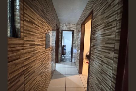 Casa à venda com 300m², 4 quartos e 2 vagas Casa à venda com 300m², 4 quartos e 2 vagasCorredor