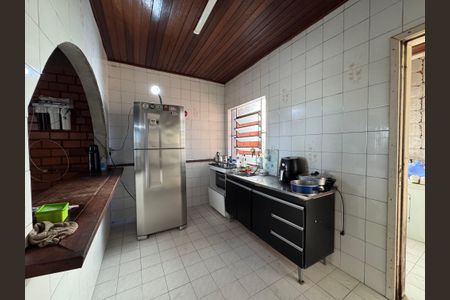 Casa à venda com 300m², 4 quartos e 2 vagas Casa à venda com 300m², 4 quartos e 2 vagasEdícula