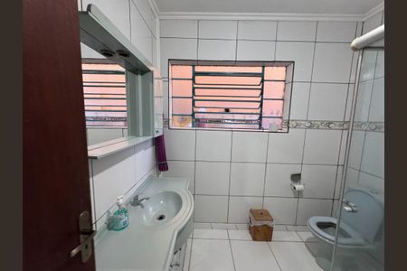 Casa à venda com 300m², 4 quartos e 2 vagas Casa à venda com 300m², 4 quartos e 2 vagasBanheiro Social