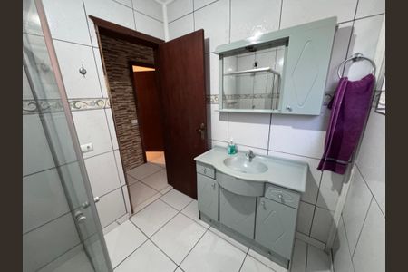 Casa à venda com 300m², 4 quartos e 2 vagas Casa à venda com 300m², 4 quartos e 2 vagasBanheiro Social