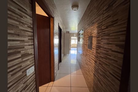 Casa à venda com 300m², 4 quartos e 2 vagas Casa à venda com 300m², 4 quartos e 2 vagasCorredor