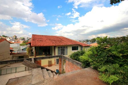 Casa para alugar com 245m², 5 quartos e 6 vagasQuintal