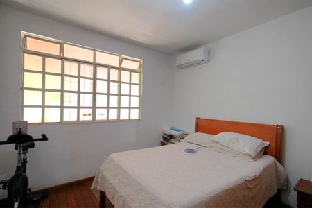 Casa para alugar com 245m², 5 quartos e 6 vagasQuarto 2