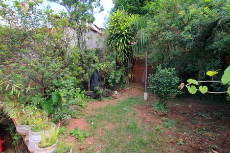 Casa para alugar com 245m², 5 quartos e 6 vagasQuintal