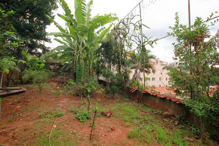 Casa para alugar com 245m², 5 quartos e 6 vagasQuintal