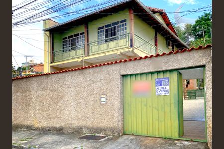 Casa para alugar com 245m², 5 quartos e 6 vagasFachada e Placa