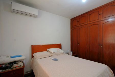 Casa para alugar com 245m², 5 quartos e 6 vagasQuarto 2