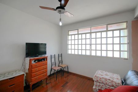 Casa para alugar com 245m², 5 quartos e 6 vagasSuite