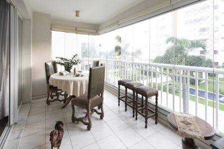 Apartamento à venda com 121m², 4 quartos e 2 vagasSacada