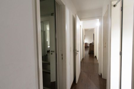 Apartamento à venda com 121m², 4 quartos e 2 vagasCorredor