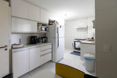 Apartamento à venda com 121m², 4 quartos e 2 vagasCozinha