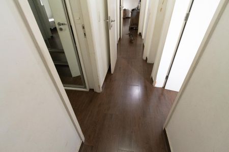 Apartamento à venda com 121m², 4 quartos e 2 vagasCorredor