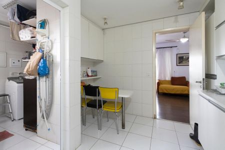 Apartamento à venda com 121m², 4 quartos e 2 vagasCozinha