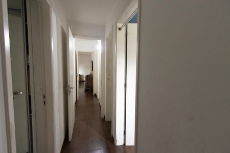 Apartamento à venda com 121m², 4 quartos e 2 vagasCorredor