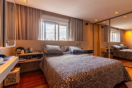 Apartamento à venda com 270m², 4 quartos e 5 vagasSuíte 1