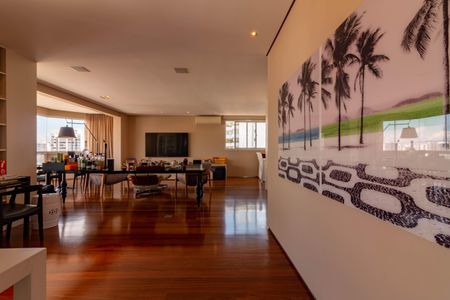 Apartamento à venda com 270m², 4 quartos e 5 vagasSala