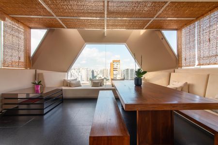 Apartamento à venda com 270m², 4 quartos e 5 vagasLiving Cobertura