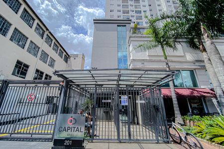 Apartamento para alugar com 75m², 3 quartos e 1 vagaFachada + Plaquinha