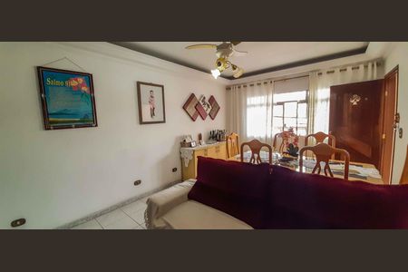 Casa à venda com 150m², 3 quartos e 2 vagasSala