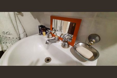 Casa à venda com 150m², 3 quartos e 2 vagasBanheiro 2