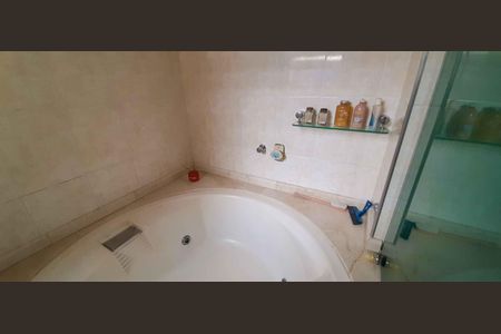 Casa à venda com 150m², 3 quartos e 2 vagasBanheiro da Suíte