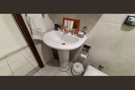 Casa à venda com 150m², 3 quartos e 2 vagasBanheiro 2